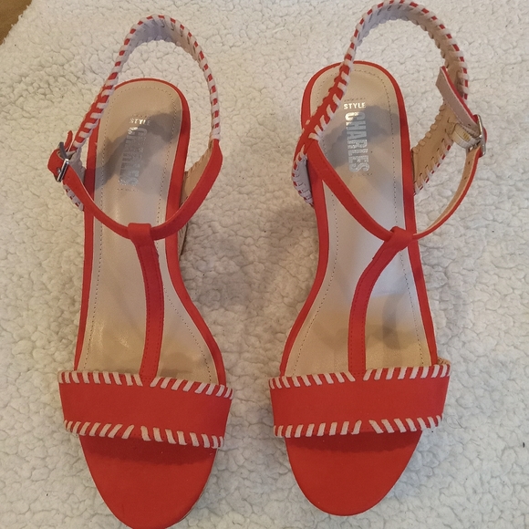 Charles By Charles David Suede Red Faux Cork Wedge T-Strap Sandal | Size: 9.5M - Picture 3 of 14